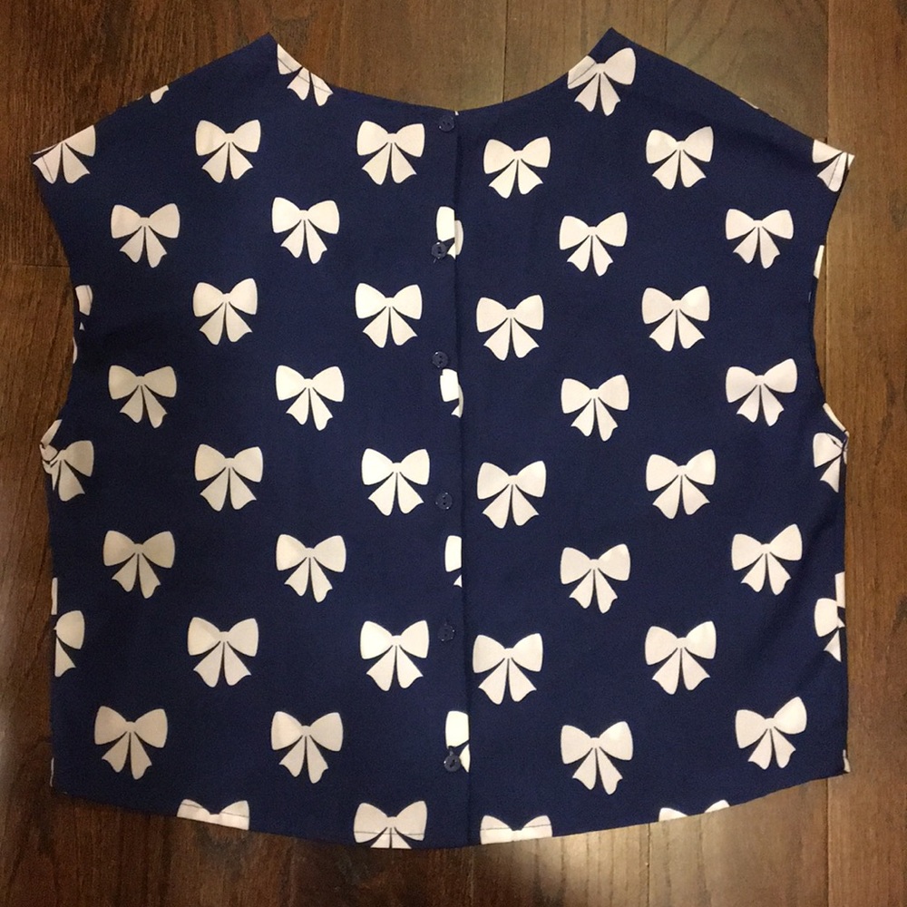 H&M • blouse - Picture 2 of 3